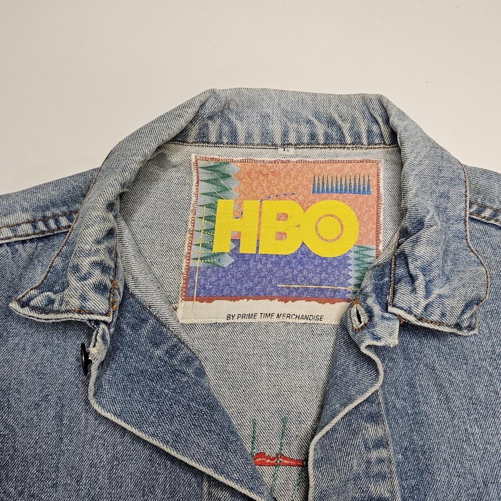 Vintage 80s/ 90s HBO Patch Light Wash Denim Jacket Sz Med Patch Pre Loved - Picture 3 of 16